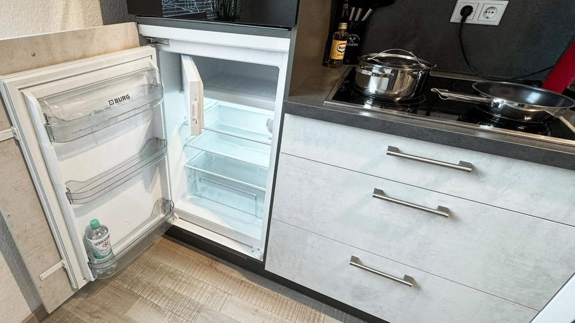 Modernes Apartment In Top Lage Komfortabel Eingerichtet Mit Arbeitsplatz Und Kueche - Geibelsuite 汉诺威